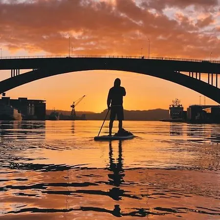 Dinbnb I 500 M To Centrum I Shared Patio I Street Parking Apartamento Bergen